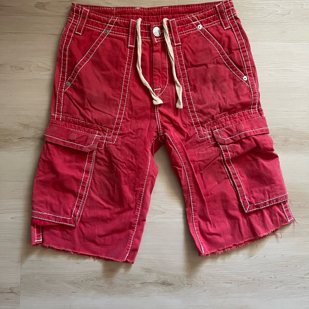 True Religion Red Cargo Shorts for Men size 30